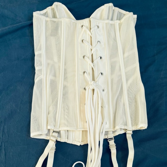 Bound Ivory Corset - Picture 2 of 2
